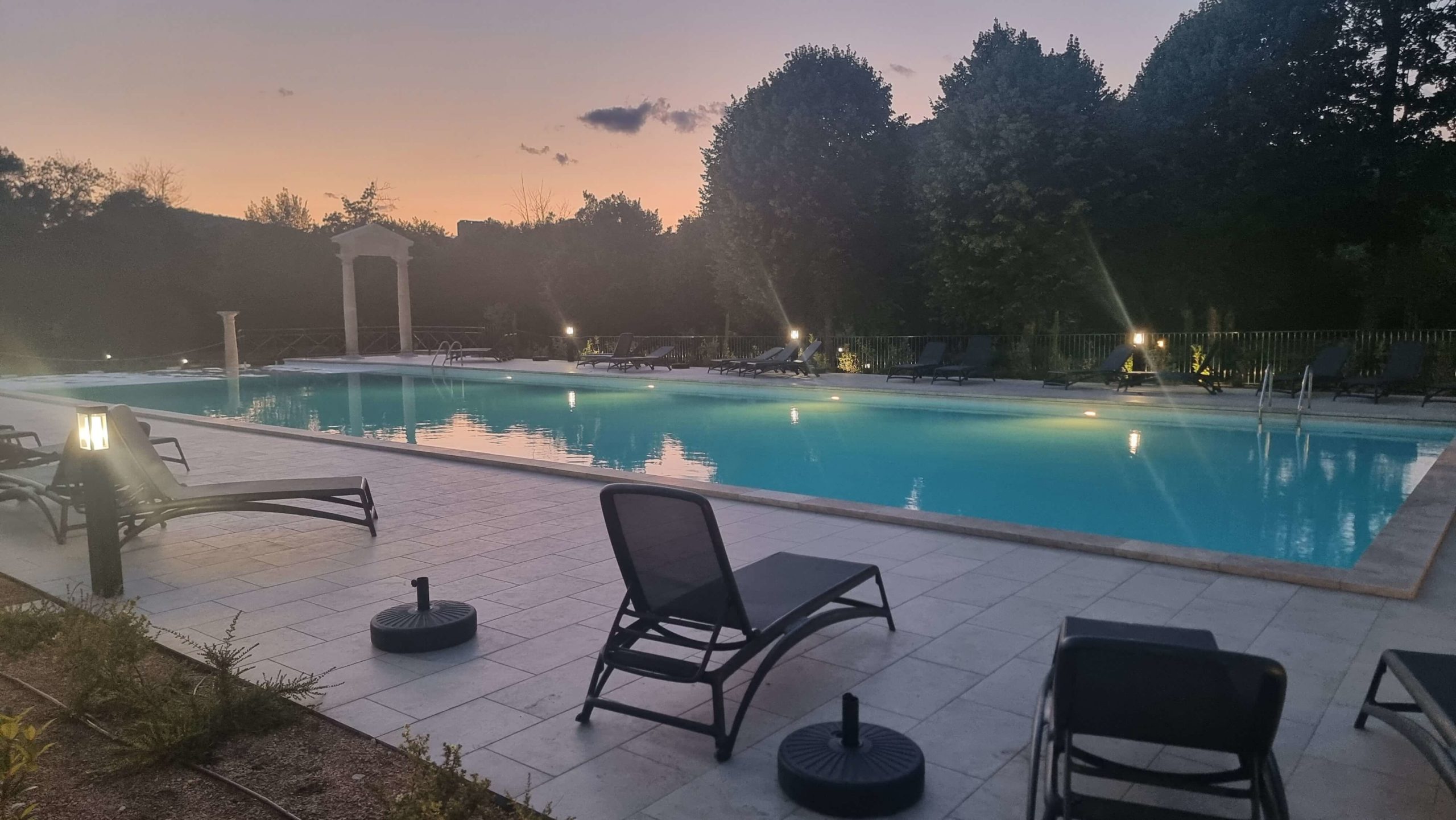 La Piscine Du Château des Gipières