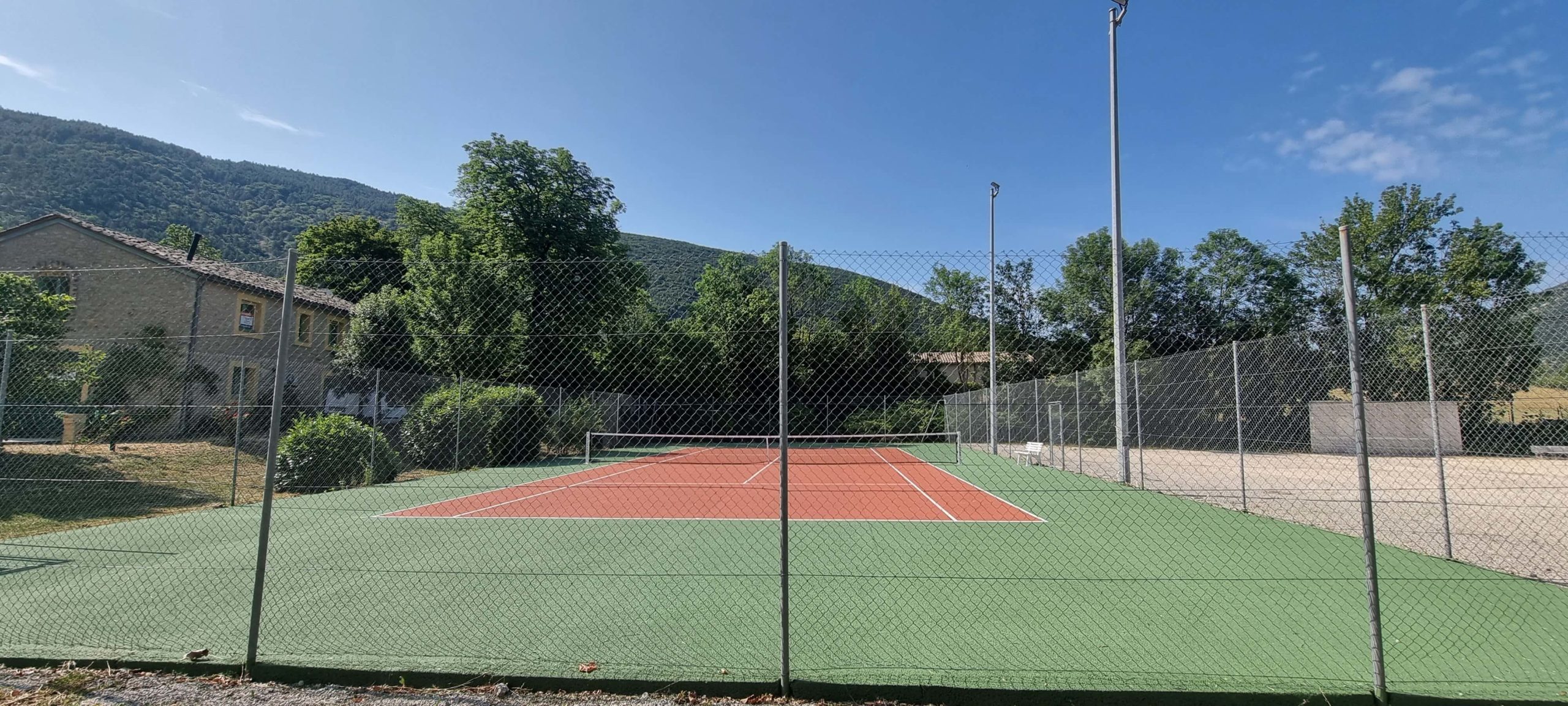 Le Tennis Du Château des Gipières