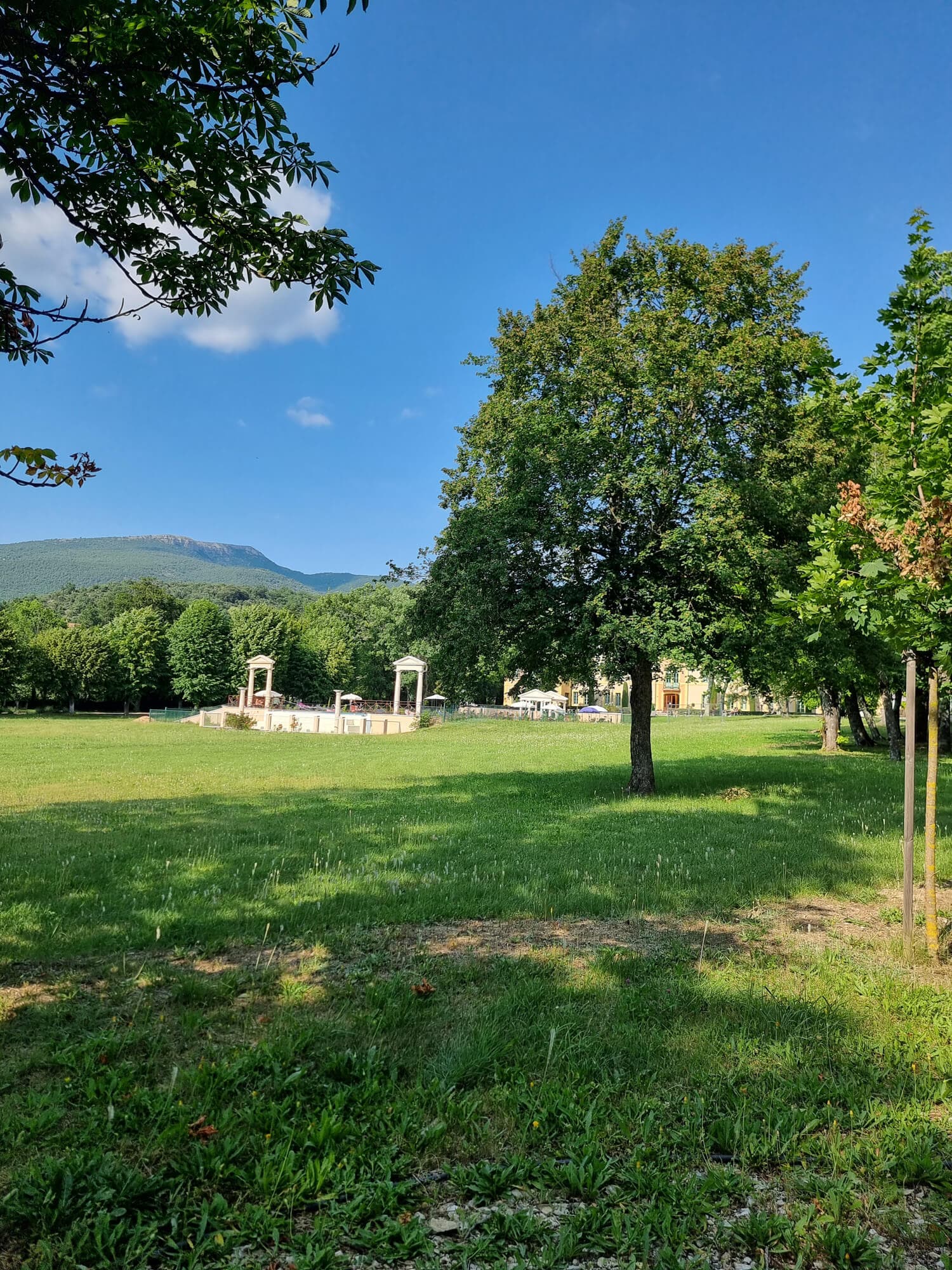 Le Parc Du Château des Gipières